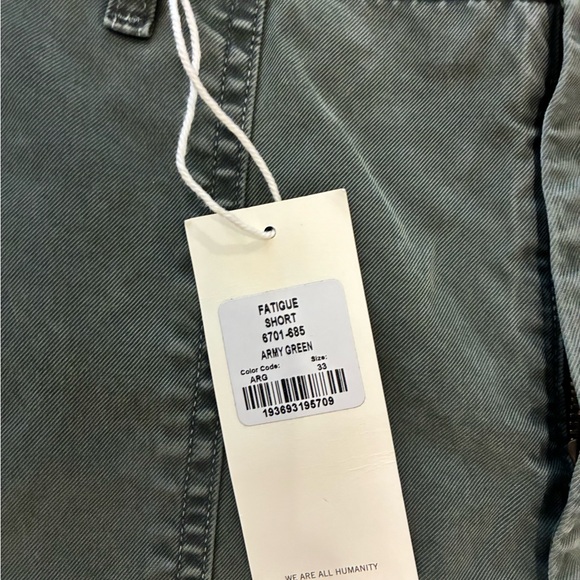Citizens Of Humanity Raw Hem Fatigue Short
NEW! Size 33 - Made in USA - Picture 3 of 5